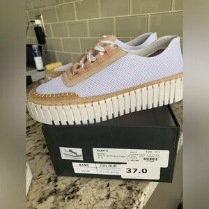 Baine sneaker in white/latte. brand new and never worn